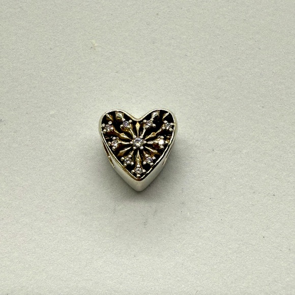 Pandora Heart Snowflake Charm – Sterling Silver CZ – Retired (#791769CZ) - Picture 1 of 4